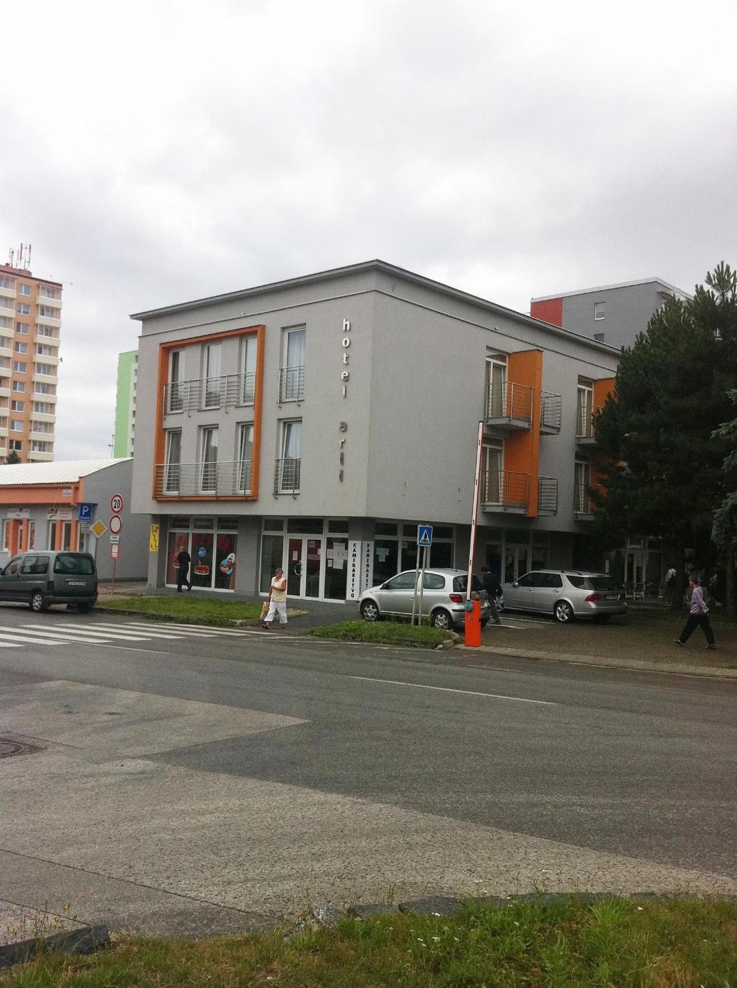 Hotel Arli セニツァ エクステリア 写真